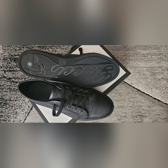 Gucci all blk canvas shoes - Picture 4 of 4